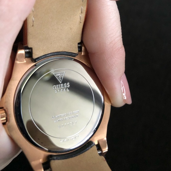 Women’s Guess Watch. - Picture 2 of 5